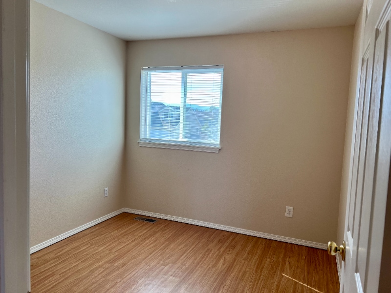 Building Photo - 2515 Lily Dr