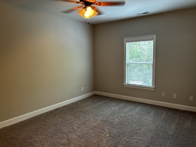 Building Photo - 2BD 2BA CONDO WITH GARAGE FOR RENT IN ALGOOD