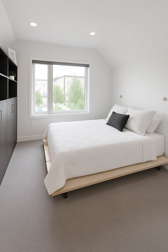 Building Photo - Modern Living in the heart of SLC