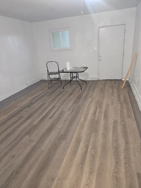 Building Photo - 44560 Grovewood Cir