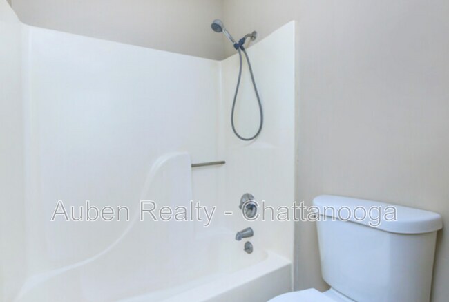 Building Photo - 103 S Ridge Dr