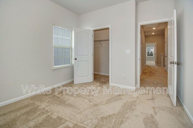 Building Photo - 3130 Glenn Hope Wy