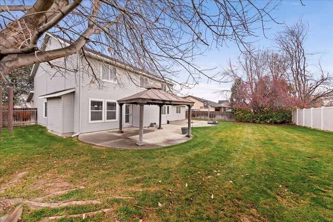 Building Photo - Beautiful NW Meridian Home with Privacy and Community Amenities