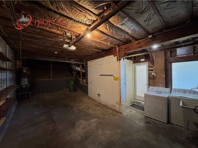 Building Photo - 675 Lakeview Ave
