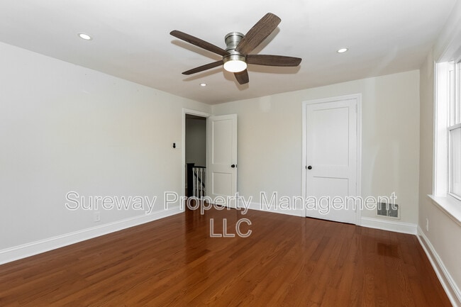 Building Photo - 48 Greenhill Rd