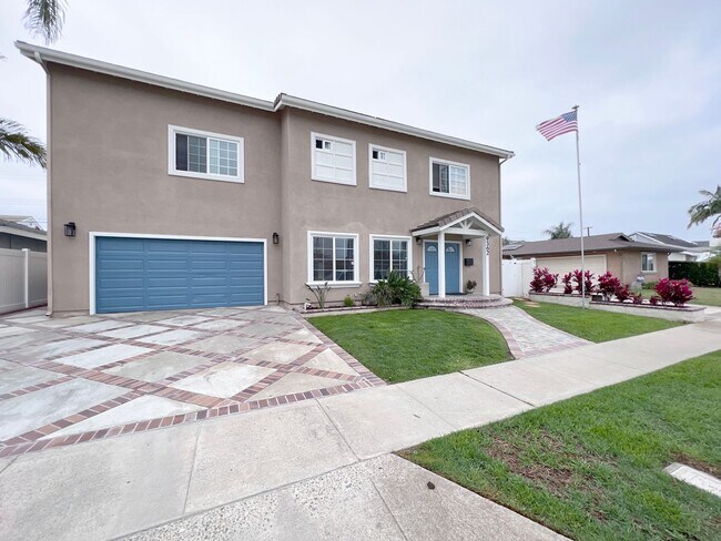 Building Photo - NEW AC - Bright & Spacious Single-Family Home with Pool
