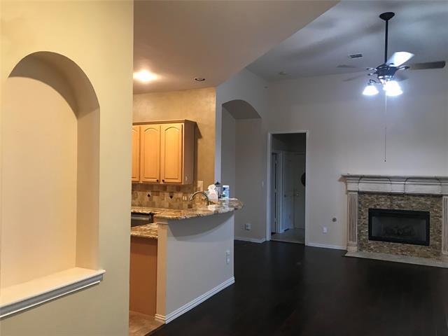 Building Photo - 2042 Fox Glen Dr