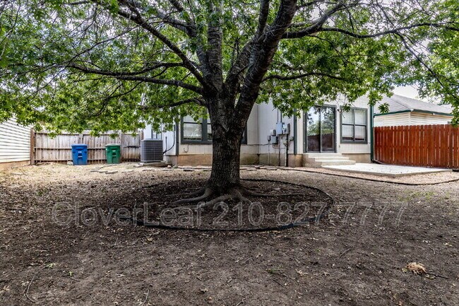 Building Photo - 8019 Hilltop Crest