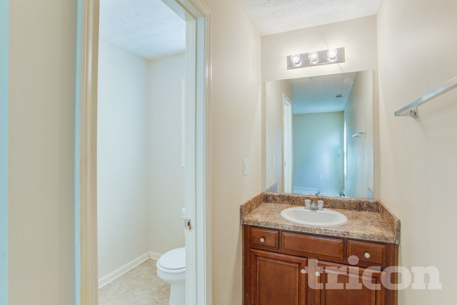 Building Photo - 1043 Wedgewood Ct NE