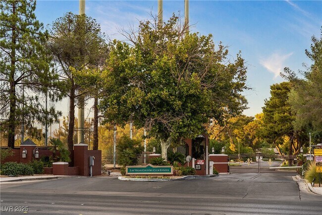 Building Photo - 3027 Bel Air Dr
