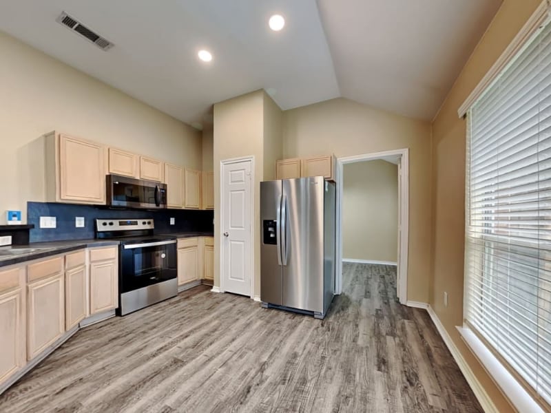 Building Photo - 2800 St Martin Dr