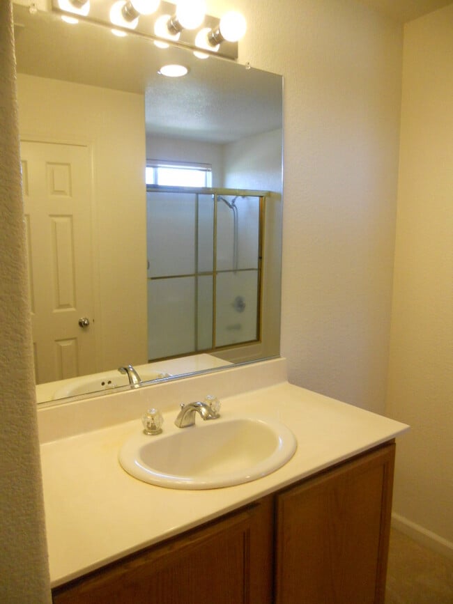 Building Photo - LARGE CORNER LOT 2 STORY 4 BED HOME IN MATHER