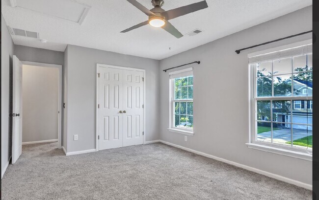 Building Photo - 3006 Kinswood Ln