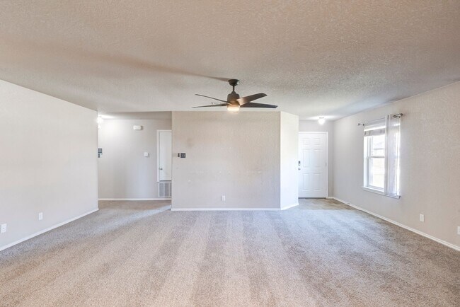 Building Photo - 3409 Lorena Dr