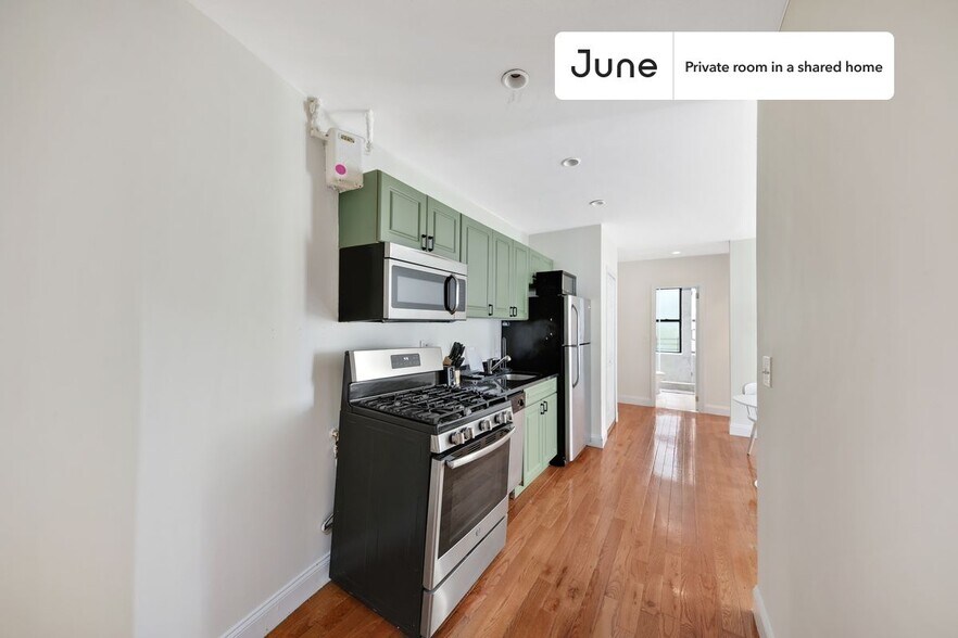 Building Photo - Private bedroom in 4 bed/2 bath Home