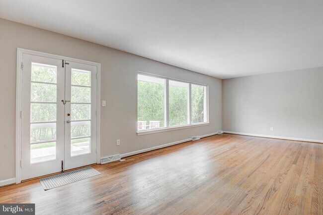 Building Photo - 5107 Bradley Blvd