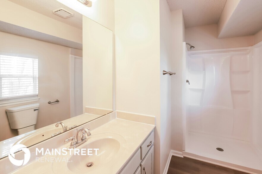 Building Photo - 11019 N Ditman Ave