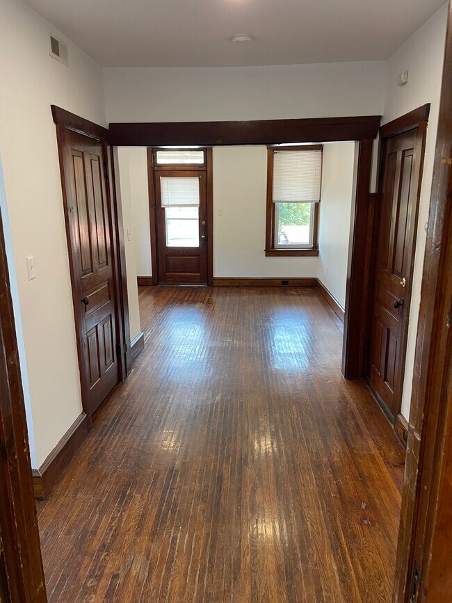 Connect Room First Floor - 1380 Diamond Station Rd