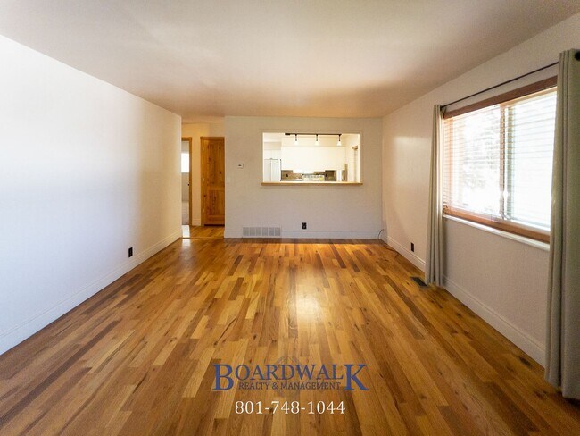 Building Photo - 1781 Lincoln Ln