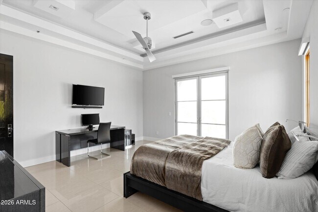 Building Photo - 9979 E Toms Thumb