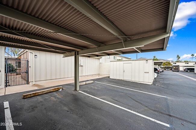 Building Photo - 5945 E Thomas Rd