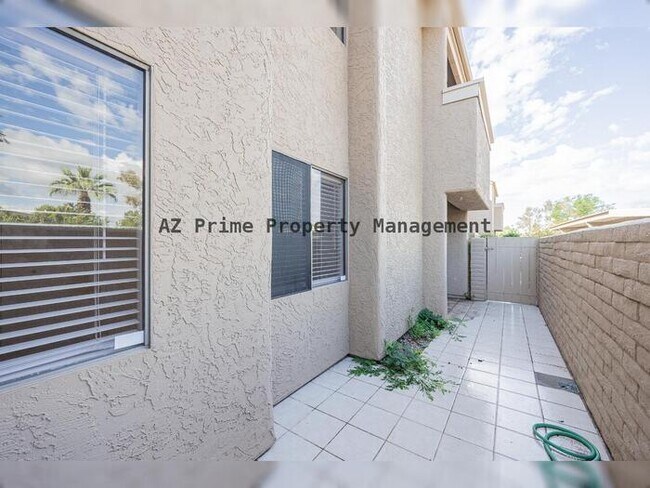 Building Photo - 7950 E Starlight Way