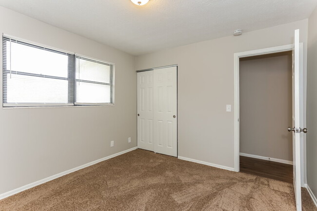 Building Photo - 2387 Betsy Dr