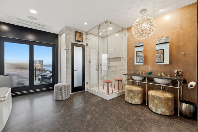 Building Photo - Luxury Furnished Rental in the Heart of Denver - Custom finishes meets undeniable style!