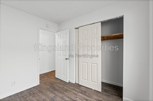 Building Photo - 116 Barto Dr