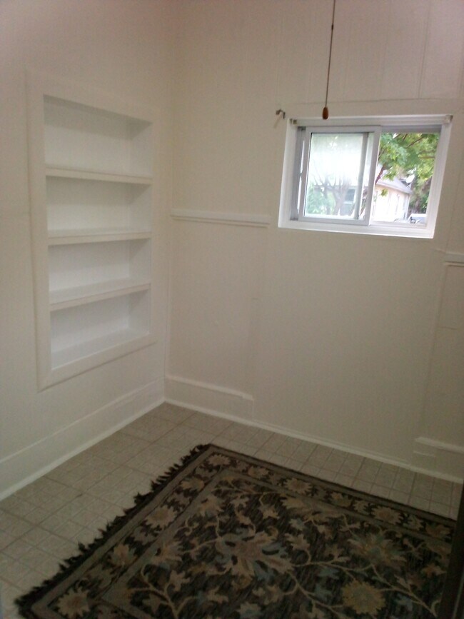 Building Photo - 505 Marcellus St