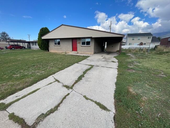 Building Photo - Great 3 Bed/1 Bath in Ogden