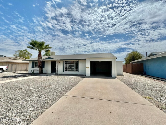 Building Photo - 11013 N 110th Dr