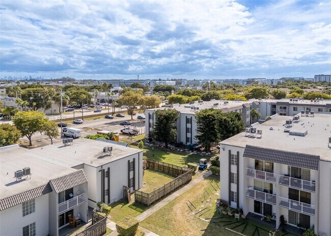 Building Photo - 4804 NW 79th Ave