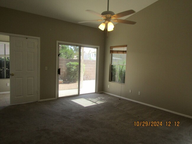 Building Photo - Single Story 3 bedroom 2 Bath with Private...