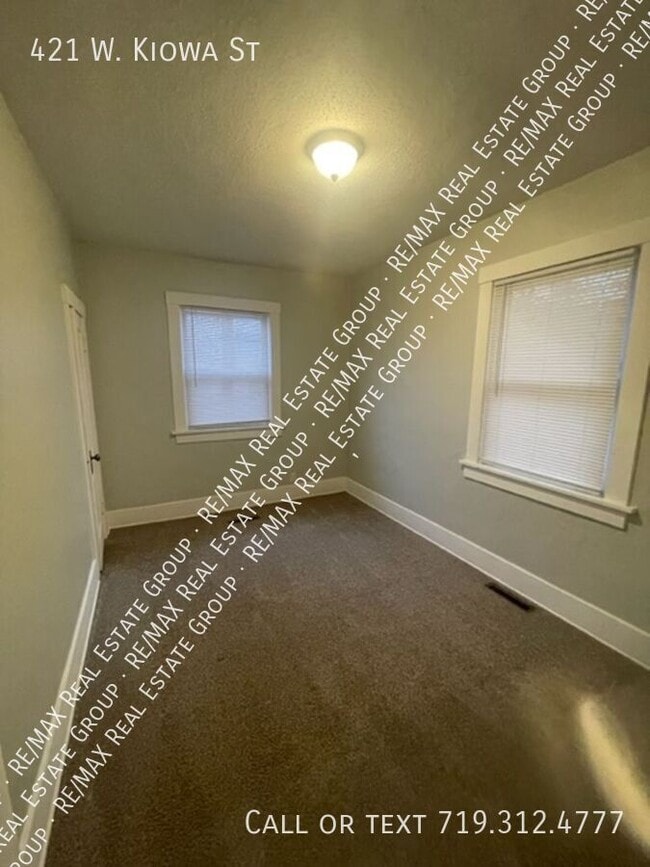 Building Photo - 421 W Kiowa St