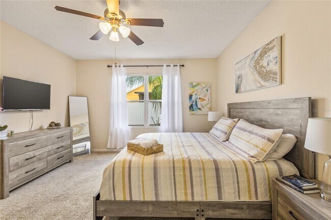 Building Photo - 422 Graystone Blvd