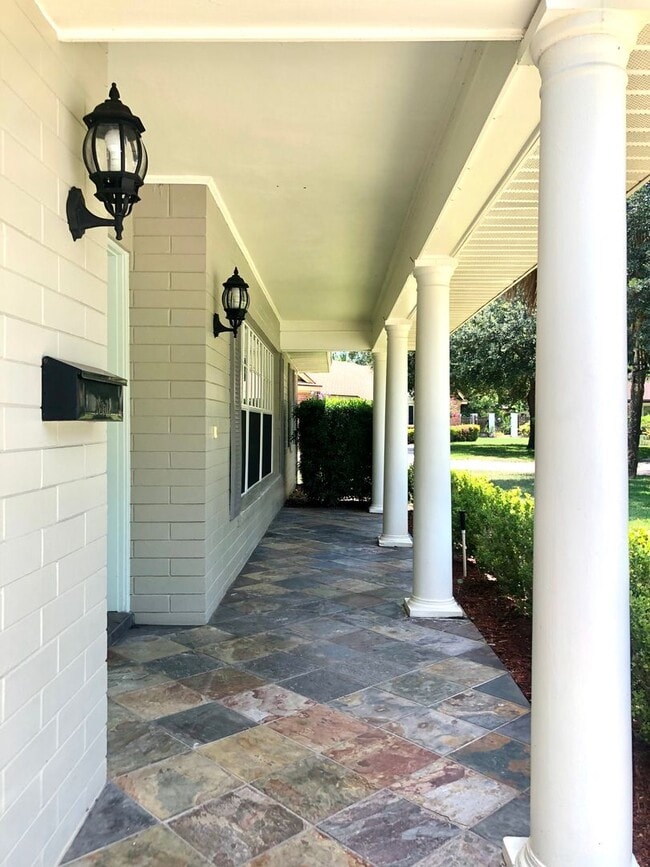 Building Photo - WINTER PARK POOL HOME WITH WINTER PARK SCHOOLS! (Orange County Winter Park Schools)