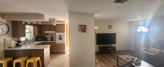 Building Photo - 5914 Wilson Dr