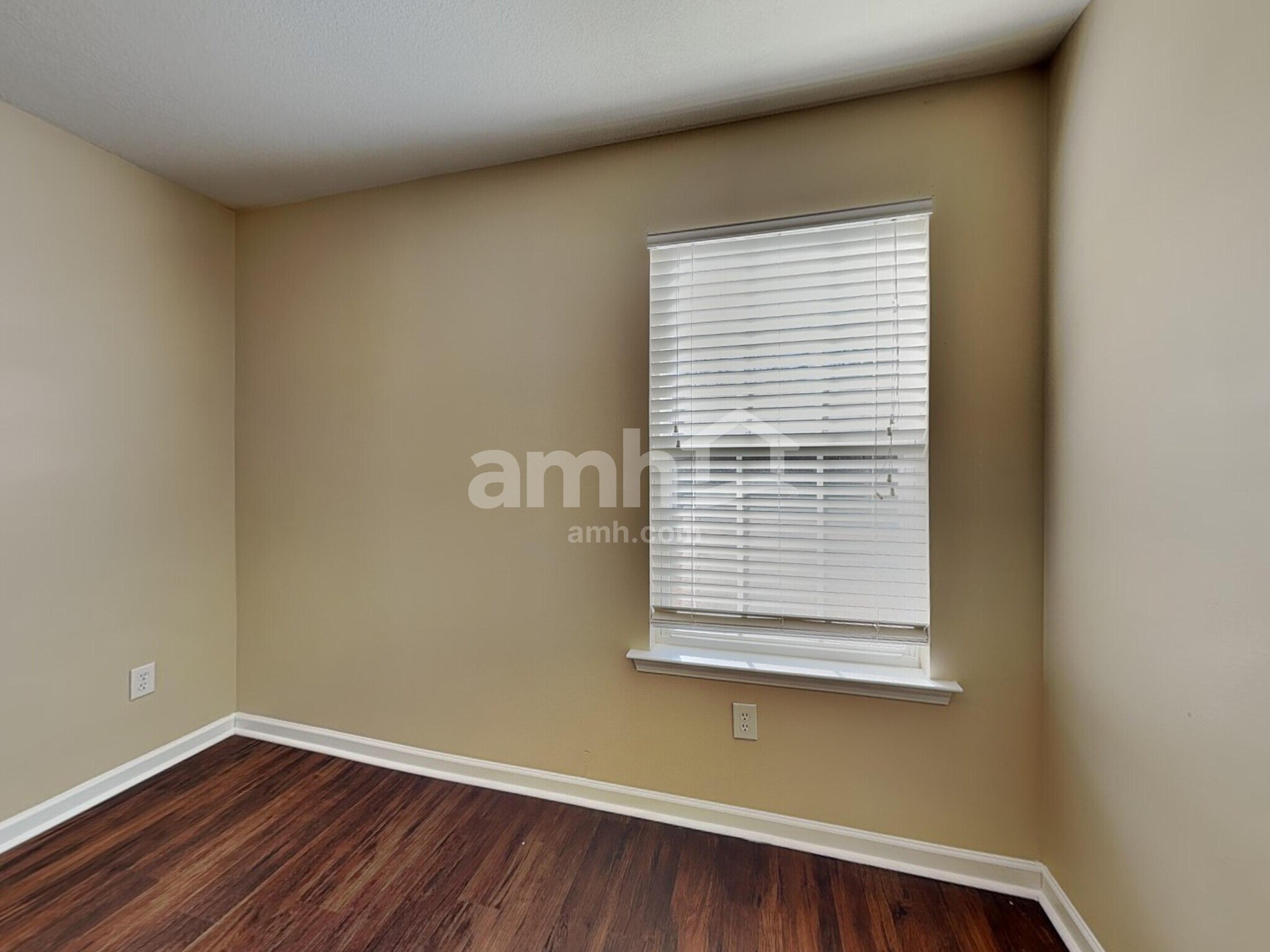 Building Photo - 17 Dillingham Ct