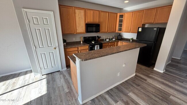 Building Photo - 14719 W Poinsettia Dr