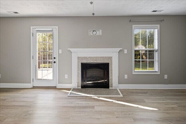 Building Photo - 3 Bedroom 2.5 Bath home in Grays Creek
