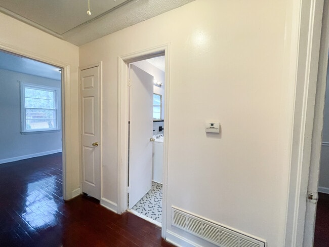 Building Photo - 331 Woodberry Rd