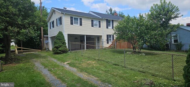 Building Photo - 1057 Foreman Ln