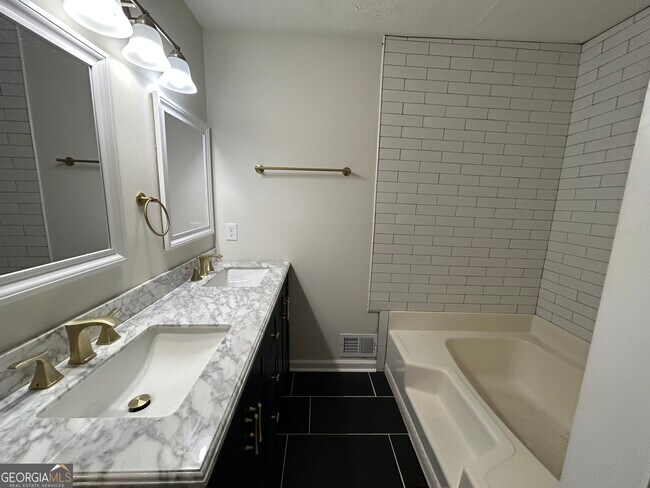 Building Photo - 4870 Wade Valley Way