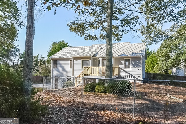 Building Photo - 16 Fairfield Way SW