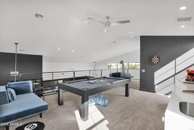 Building Photo - 8430 S 10th Ln