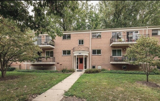 Building Photo - 10637 Weymouth St