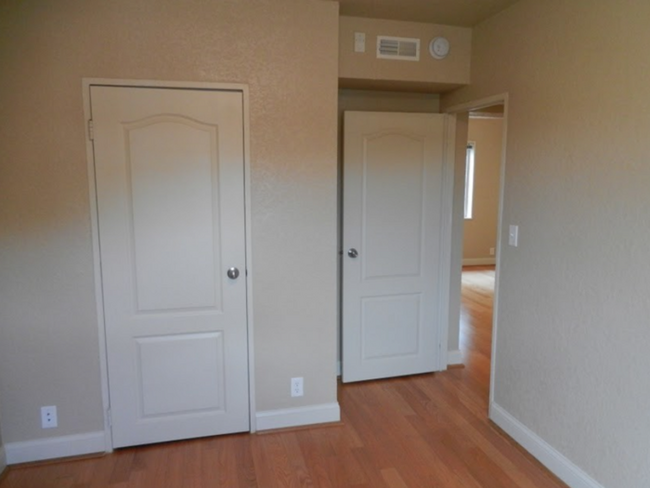 Building Photo - $1,350 | 2 Bedroom, 1 Bathroom Condo | No ...