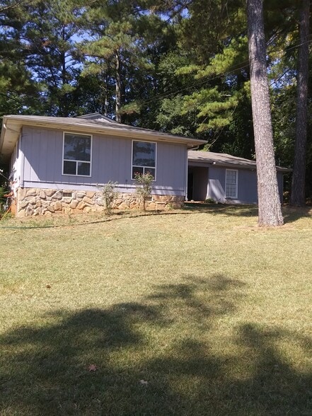 Building Photo - 2311 Bermuda Run Ct