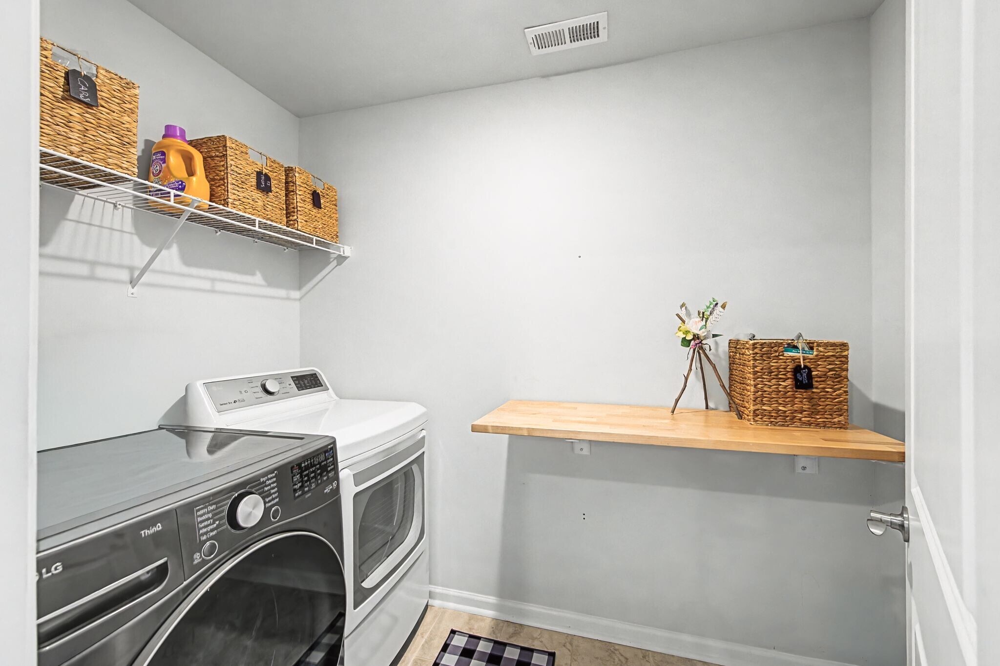 Building Photo - 2784 Nottingham Dr